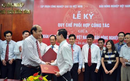 Quy chế phối hợp giữa Báo NNVN và VRG cùng thúc đẩy mục tiêu chung cho chương trình phát triển cây cao su của nước ta