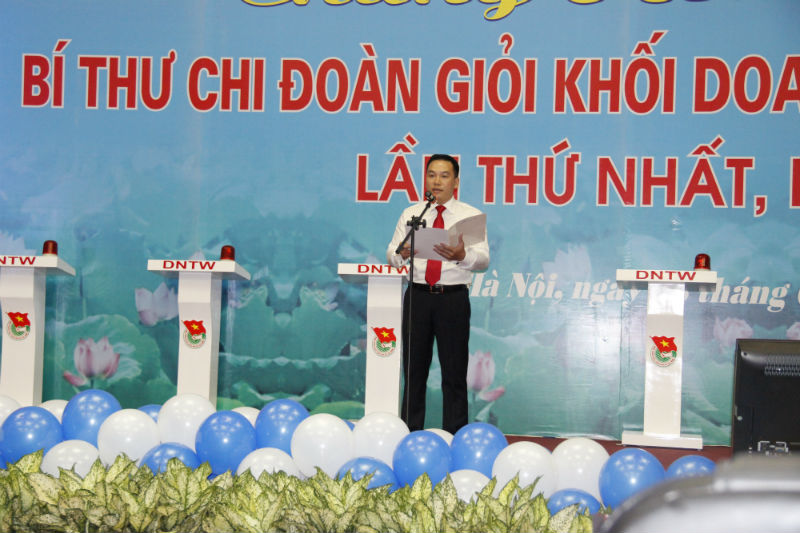 Đồng chí Hồ Xuân Trường, Ủy viên BTV Trung ương Đoàn, Ủy viên BCH Đảng bộ Khối, Bí thư Đoàn Khối phát biểu chỉ đạo hội thi