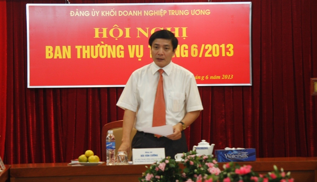 Đồng chí Bùi Văn Cường, Ủy viên dự khuyết Trung ương Đảng, Bí thư Đảng ủy Khối chủ trì Hội nghị.