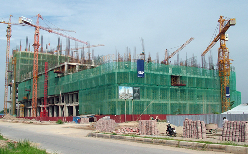 Thủ tướng Chính phủ giao Bộ Kế hoạch và Đầu tư chủ trì, phối hợp với Bộ Tài chính hướng dẫn các bộ, ngành và địa phương xử lý dứt điểm tình trạng nợ đọng xây dựng cơ bản.