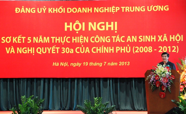 Đồng chí Bùi Văn Cường, Ủy viên dự khuyết TƯ Đảng, Bí thư Đảng ủy Khối doanh nghiệp Trung ương phát biểu Khai mạc và Bế mạc Hội nghị 