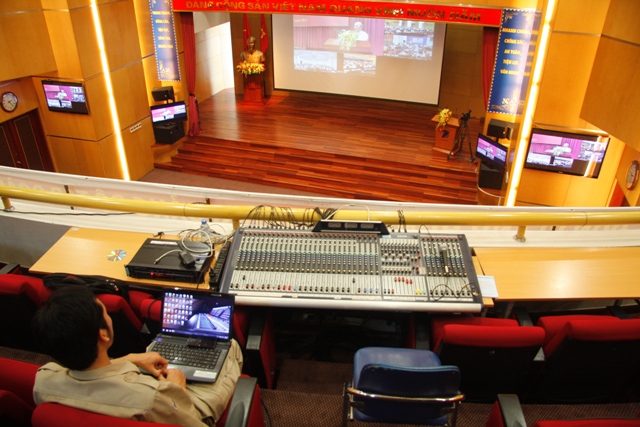 Với công nghệ hiện đại, hạ tầng kỹ thuật tốt, VNPT đã hỗ trợ tích cực cho Hội nghị trực tuyến diễn ra thành công tốt đẹp, bên cạnh sự hỗ trợ về hậu cần của Tổng công ty Hàng không Việt Nam(Vietnam airlines).