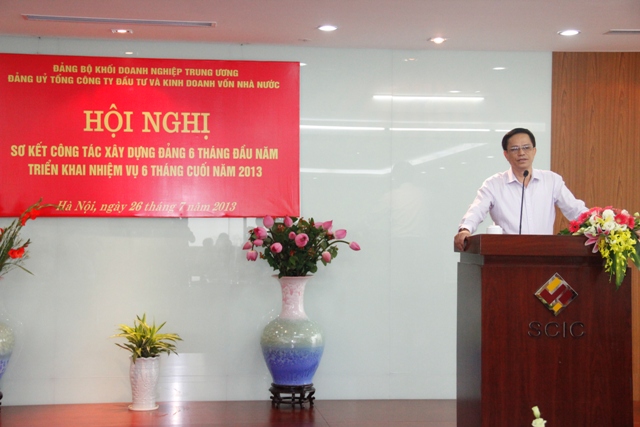 Đồng chí Nguyễn Văn Ngọc, Phó Bí thư Đảng ủy Khối phát biểu chỉ đạo Hội nghị