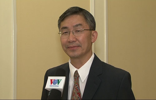 Giáo sư Phạm Hoàng