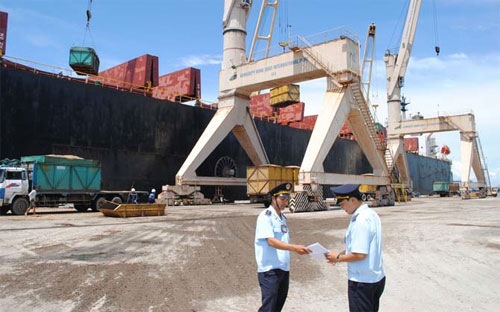 Tính từ đầu năm đến ngày 30/6/2012, bình quân mỗi tháng ngành Hải quan thu đạt 15.782 tỷ đồng, hụt thu 4.010 tỷ đồng/tháng so với dự toán; tổng 6 tháng đầu năm hụt thu là 24.057 tỷ đồng