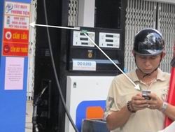 Để phòng chống cháy nổ, hành vi sử dụng điện thoại di động ở nơi có quy định cấm sẽ bị phạt từ 2-5 triệu đồng