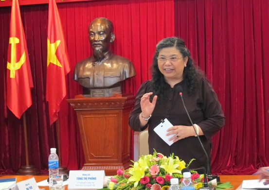Đồng chí Tòng Thị Phóng phát biểu chỉ đạo tại buổi làm việc
