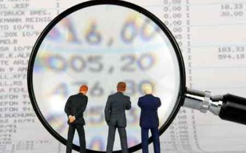 Thị trường tài chính Việt Nam tiềm ẩn các rủi ro chéo giữa khu vực ngân hàng, chứng khoán, bảo hiểm...