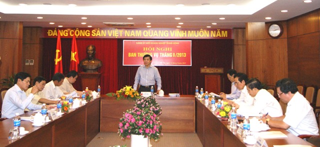 Đồng chí Bùi Văn Cường, Ủy viên dự khuyết Trung ương Đảng, Bí thư Đảng ủy Khối chủ trì Hội nghị.