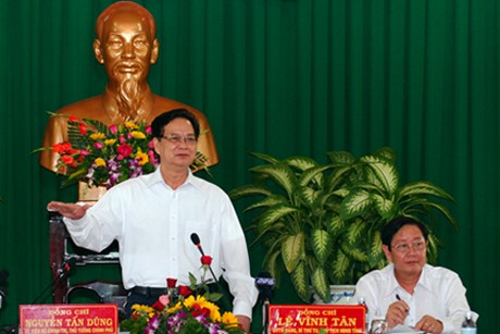 Thủ tướng nhấn mạnh Đồng Tháp cần phải đánh giá khách quan, nhìn nhận nghiêm túc về những hạn chế của địa phương, tìm ra nguyên nhân và đề ra các giải pháp hiệu quả để khắc phục.