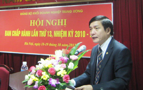 Đồng chí Bùi Văn Cường - Bí thư Đảng ủy Khối phát biểu kết luận Hội nghị