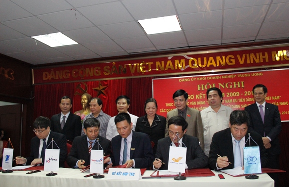 Lễ ký kết hợp tác giữa các đơn vị trong Đảng bộ Khối DNTW