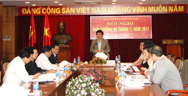 Đồng chí Bùi Văn Cường, Ủy viên dự khuyết Trung ương Đảng, Bí thư Đảng ủy Khối chủ trì Hội nghị.