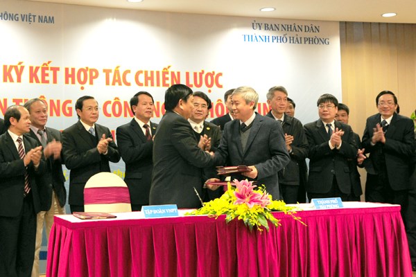 Hải Phòng sẽ tạo điều kiện để VNPT tiếp cận, tìm hiểu ứng dụng CNTT của các tổ chức tại địa phương. (Ảnh: Đ.Hằng/Vietnam+)