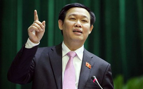 Ông Vương Đình Huệ, Trưởng ban Kinh tế Trung ương: “Nguồn vốn phải được dịch chuyển vào những nơi hoạt động có hiệu quả”...