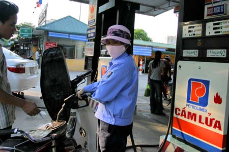 Petrolimex nộp ngân sách Nhà nước 9 tháng đầu năm 2013 hơn 18.392 tỷ đồng