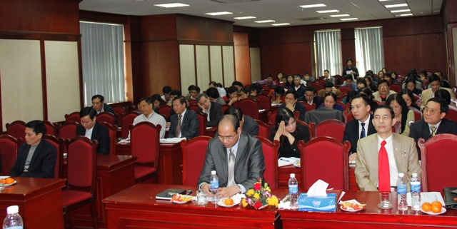 Các đồng chí dự Hội nghị.