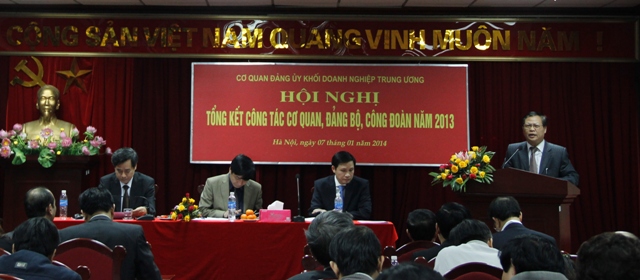 Đại diện các ban, đơn vị Cơ quan Đảng ủy Khối thảo luận tại Hội nghị.