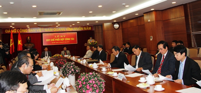 Đại diện các Ban, Vụ, đơn vị của Đảng ủy Khối Doanh nghiệp Trung ương và Ban Kinh tế Trung ương dự Lễ ký.