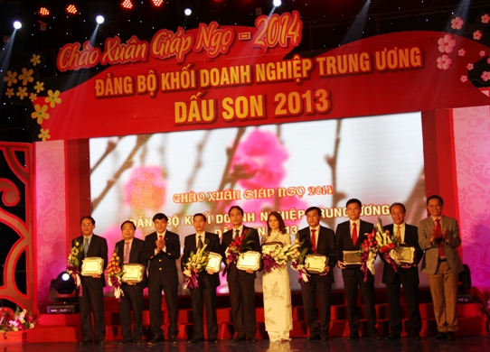 Tôn vinh các tập đoàn, tổng công ty, ngân hàng, đơn vị trong Khối được bình chọn 10 sự kiện tiêu biểu