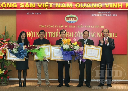 Các tập thể và cá nhân nhận Huân chương Lao động của Chủ tịch nước và Bằng khen của Thủ tướng Chính phủ 