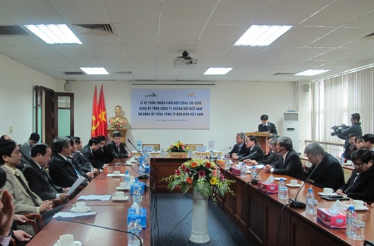 Các đại biểu tham dự buổi lễ