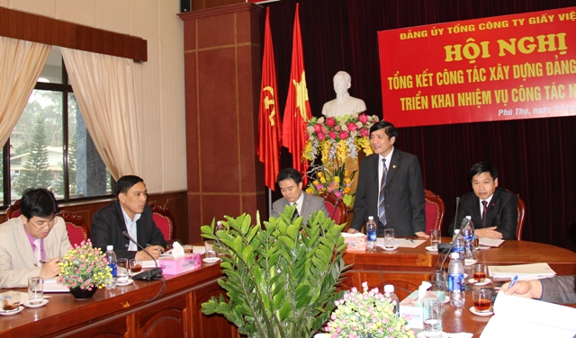 Đồng chí Bùi Văn Cường, Bí thư Đảng ủy Khối phát biểu chỉ đạo tại Hội nghị.