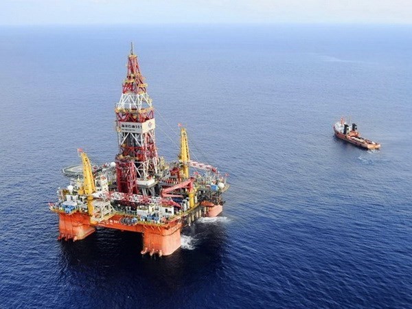 rung Quốc trắng trợn đưa giàn khoan Hải Dương-981 vào vùng đặc quyền kinh tế của Việt Nam. (Nguồn: AP)