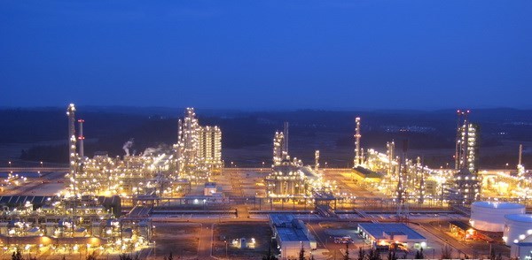 Nhà máy lọc dầu Dung Quất.