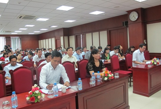 Các đại biểu tham dự buổi Hội nghị