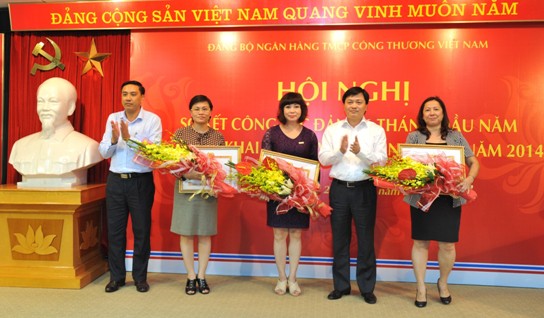 Các cá nhân nhận Bằng khen của Đảng ủy Khối DNTW