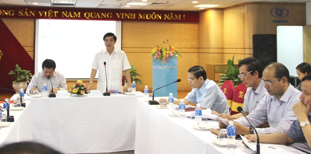 Đồng chí Bí thư Đảng ủy Khối phát biểu kết luận buổi làm việc.