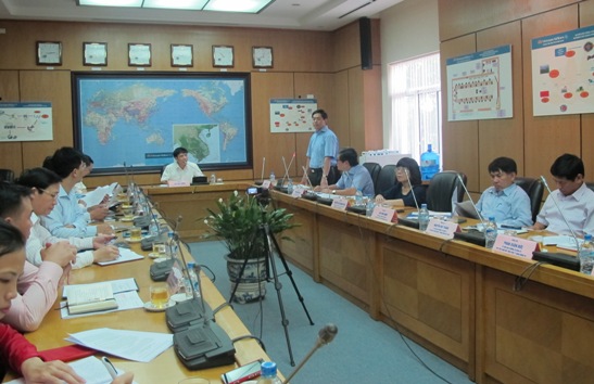 báo cáo với Đoàn công tác về cơ cấu tổ chức, tình hình thực hiện nhiệm vụ sản xuất kinh doanh và tái cơ cấu doanh nghiệp cũng như những nét chính trong công tác xây dựng Đảng 6 tháng đầu năm