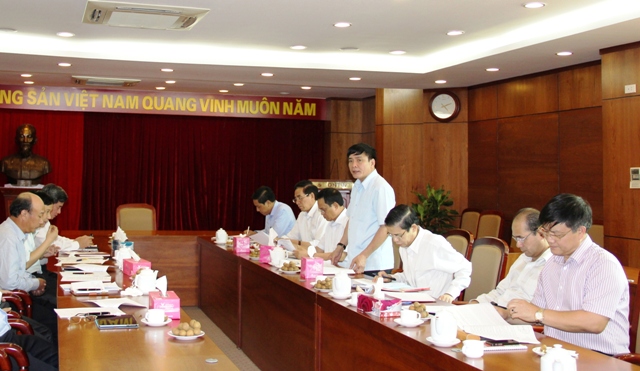 Đồng chí Bùi Văn Cường, Ủy viên dự khuyết Trung ương Đảng, Bí thư Đảng ủy Khối DNTW chủ trì Hội nghị.