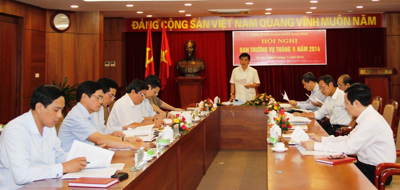 Đồng chí Bùi Văn Cường, Ủy viên dự khuyết Trung ương Đảng, Bí thư Đảng ủy Khối DNTW chủ trì Hội nghị.