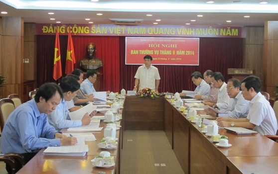 Đồng chí Bùi Văn Cường - Ủy viên dự khuyết Trung ương Đảng, Bí thư Đảng ủy Khối chủ trì Hội nghị Ban Thường vụ tháng 9/2014