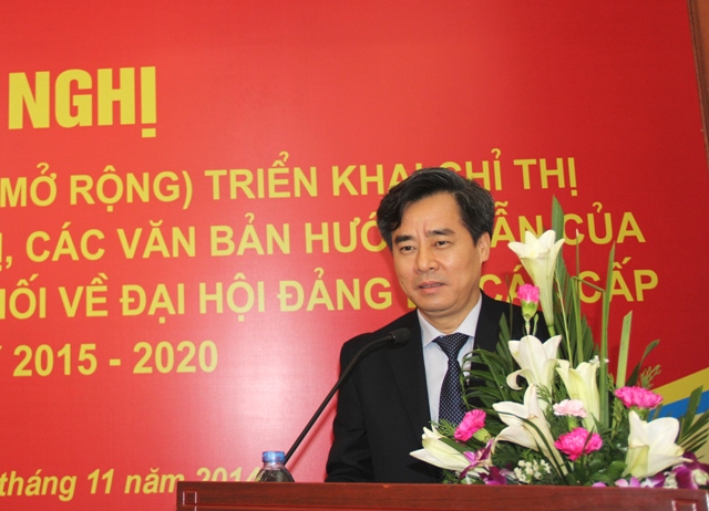 Đồng chí Nguyễn Quang Dương, Phó Bí thư Đảng ủy Khối DNTW quán triệt các văn bản chỉ đạo, hướng dẫn của Trung ương và của Đảng ủy Khối DNTW.