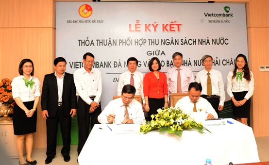 Đại diện hai bên ký kết thỏa thuận hợp tác