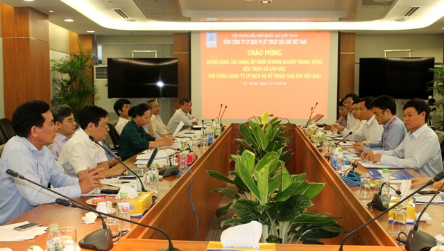 Đoàn công tác của Đảng ủy Khối DNTW làm việc tại PTSC. (Ảnh: Petrotimes)