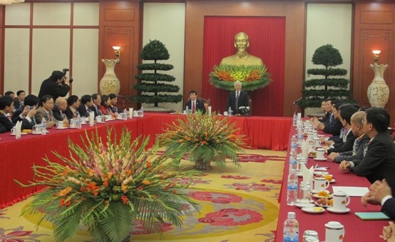 Tổng Bí thư chúc mừng và giao nhiệm vụ cho các đồng chí Bí thư Chi bộ tiêu biểu