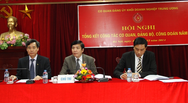 Các đồng chí chủ trì Hội nghị.