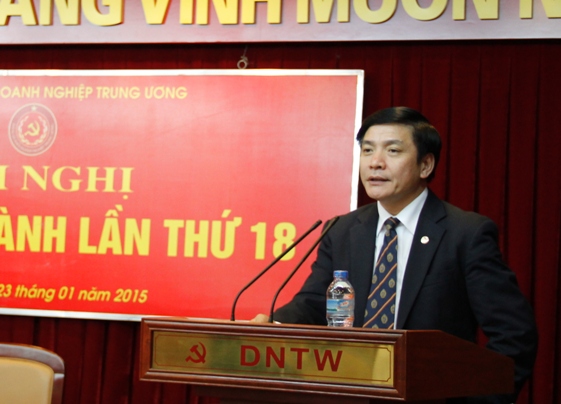 Đồng chí Bùi Văn Cường - Bí thư Đảng ủy Khối DNTW phát biểu tại Hội nghị