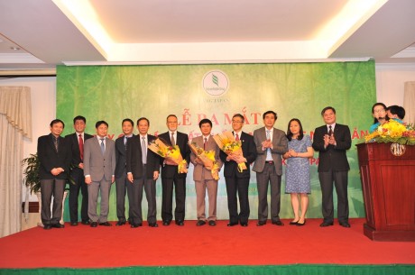 Ra mắt Hội đồng Quản trị và Ban điều hành Công ty