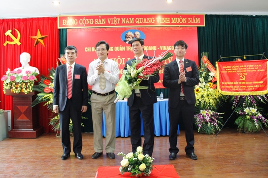 Ra mắt Ban Chấp hành Chi bộ nhiệm kỳ 2015 - 2020