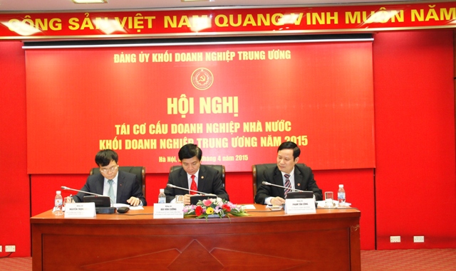 Các đồng chí chủ trì Hội nghị.