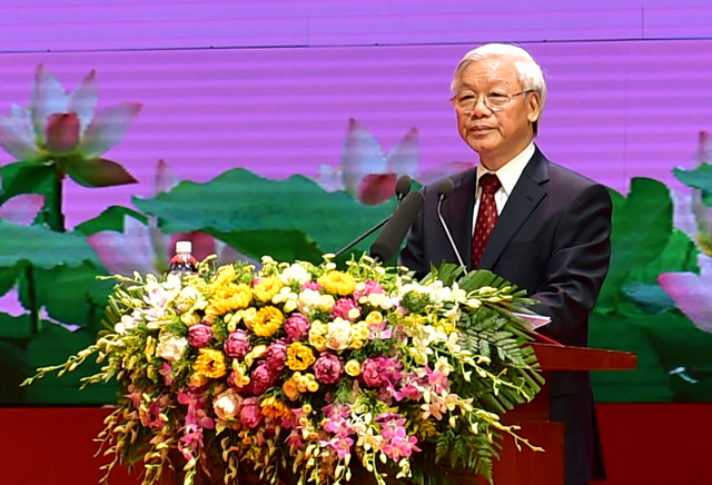 Tổng Bí thư Nguyễn Phú Trọng nhấn mạnh cuộc đời và sự nghiệp của Chủ tịch Hồ Chí Minh là một bản anh hùng ca, một tấm gương sáng ngời về chủ nghĩa yêu nước, về phẩm chất cộng sản, về trí tuệ uyên bác, đạo đức cách mạng trong sáng và là sự cổ vũ lớn lao đối với các thế hệ người Việt Nam. Ảnh: VGP/Nhật Bắc