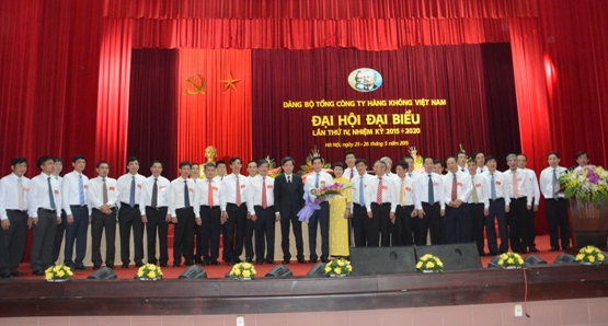 BCH Đảng bộ nhiệm kỳ 2015 - 2020 ra mắt đại hội