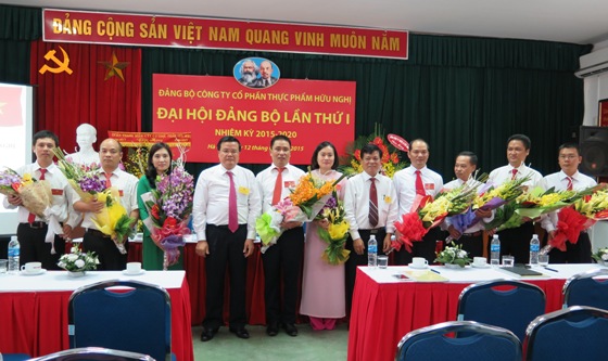 BCH Đảng bộ nhiệm kỳ 2015 - 2020 ra mắt đại hội