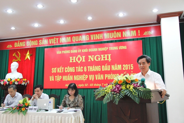 Đồng chí Nguyễn Quang Dương, Phó Bí thư Thường trực Đảng ủy Khối phát biểu chỉ đạo tại Hội nghị.