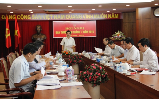 Đồng chí Bùi Văn Cường - Ủy viên dự khuyết BCH Trung ương Đảng, Bí thư Đảng ủy Khối chủ trì Hội nghị